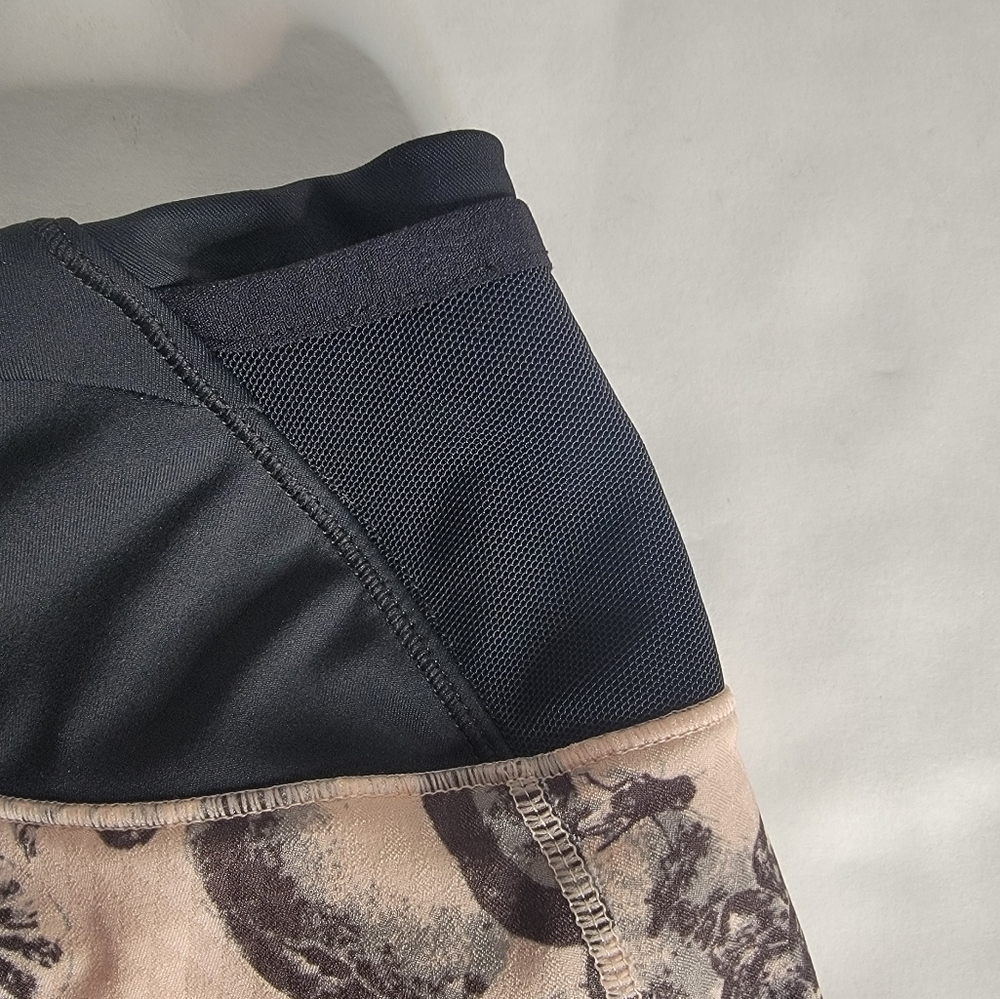 Oiselle Athletic Shorts 4-6 Peach Black Floral Line - Picture 4 of 9